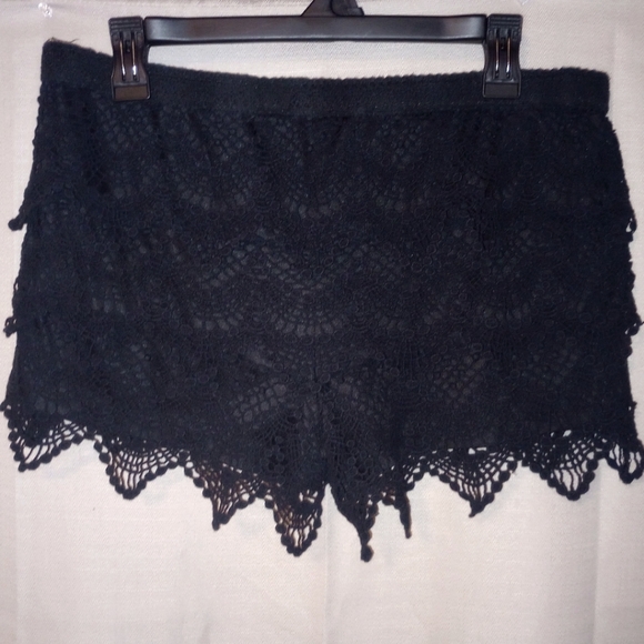 Rewind Shorts - Picture 4 of 4